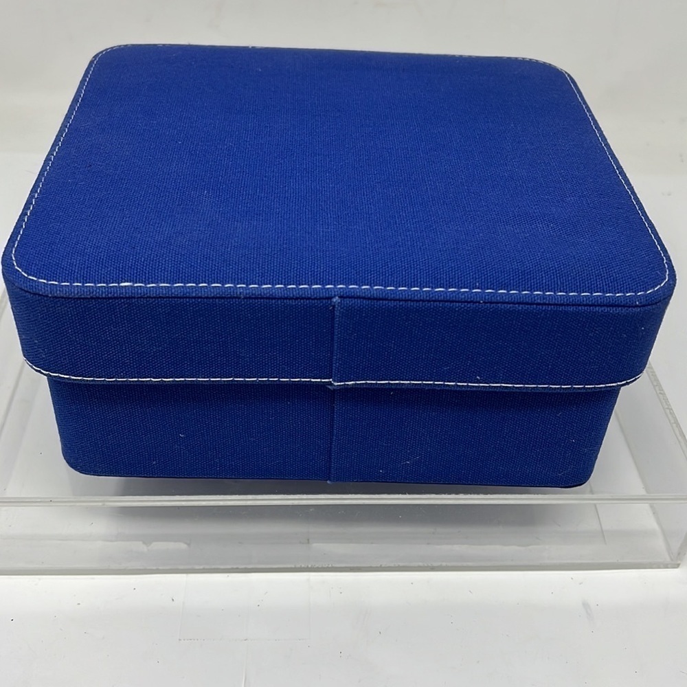 Ralph Lauren Blue Linen Fabric Padded Box 8” x 6.75” x 3.5” - Picture 5 of 6